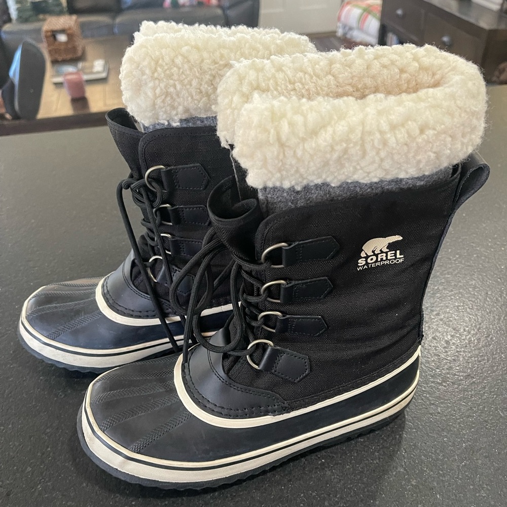 Sorel Black Faux Fur Lined Waterproof Snow Duck Boots  Women's 8
